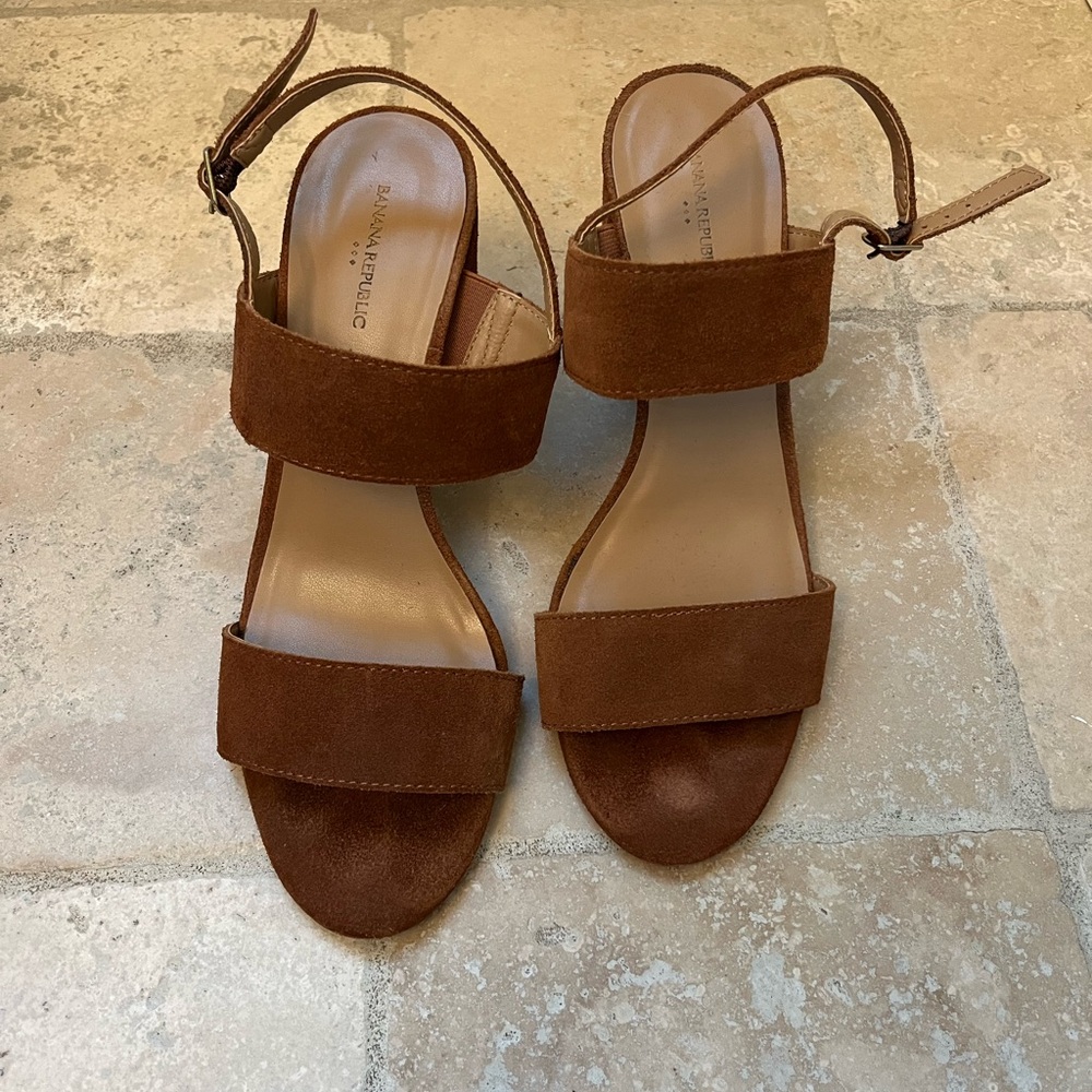 Banana Republic DOUBLE STRAP BLOCK-HEEL SANDAL, Size 9